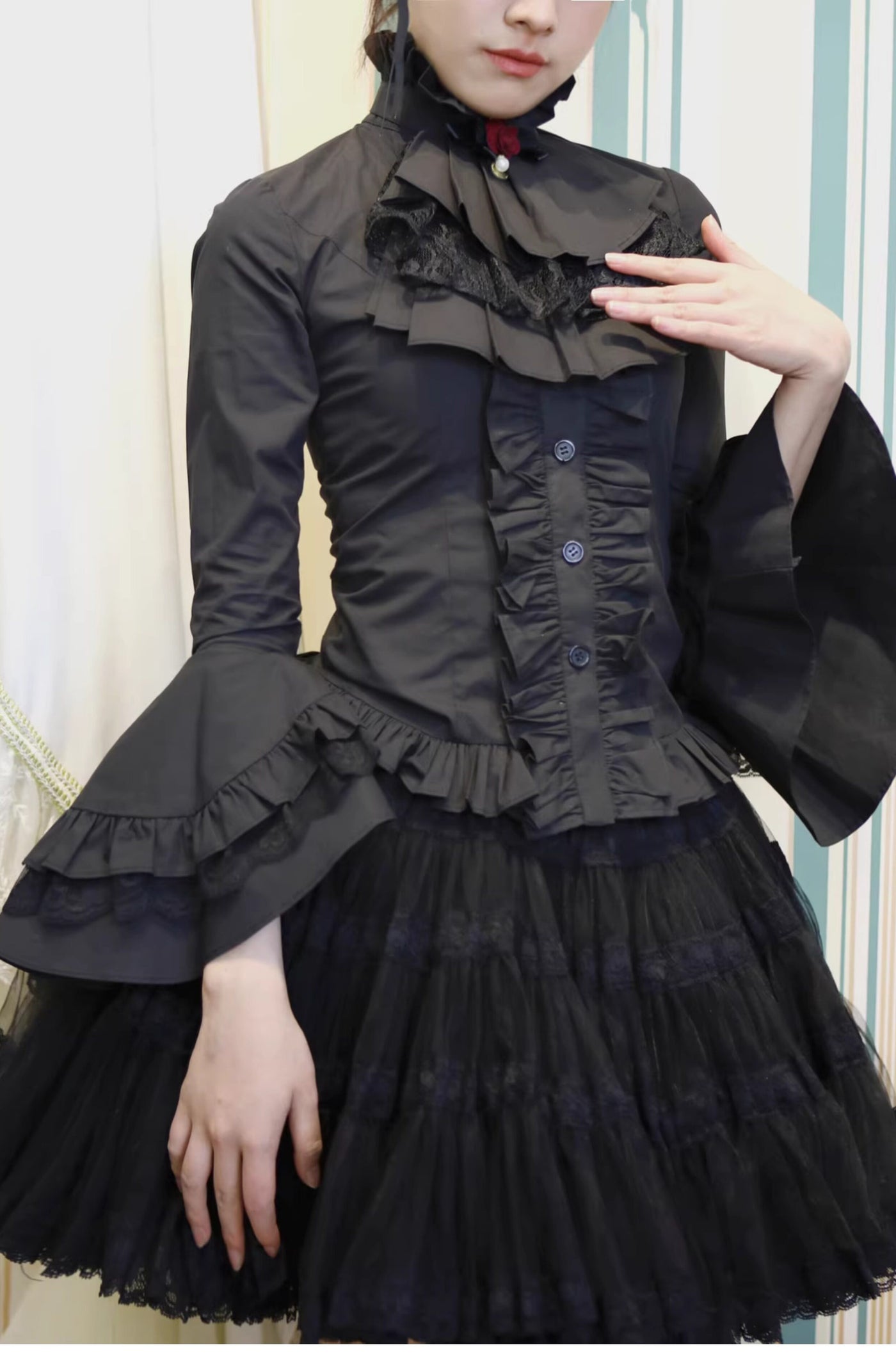 LACE GARDEN - Vintage Tutu SK - Voluminous Tiered