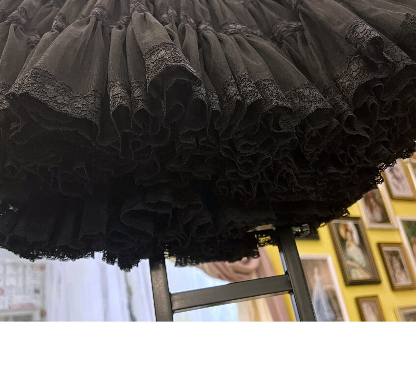 LACE GARDEN - Vintage Tutu SK - Voluminous Tiered