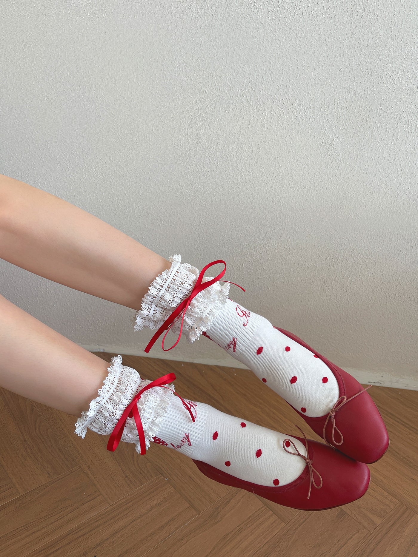 Sock Noble - Strawberry lace trim mid-calf - Socks