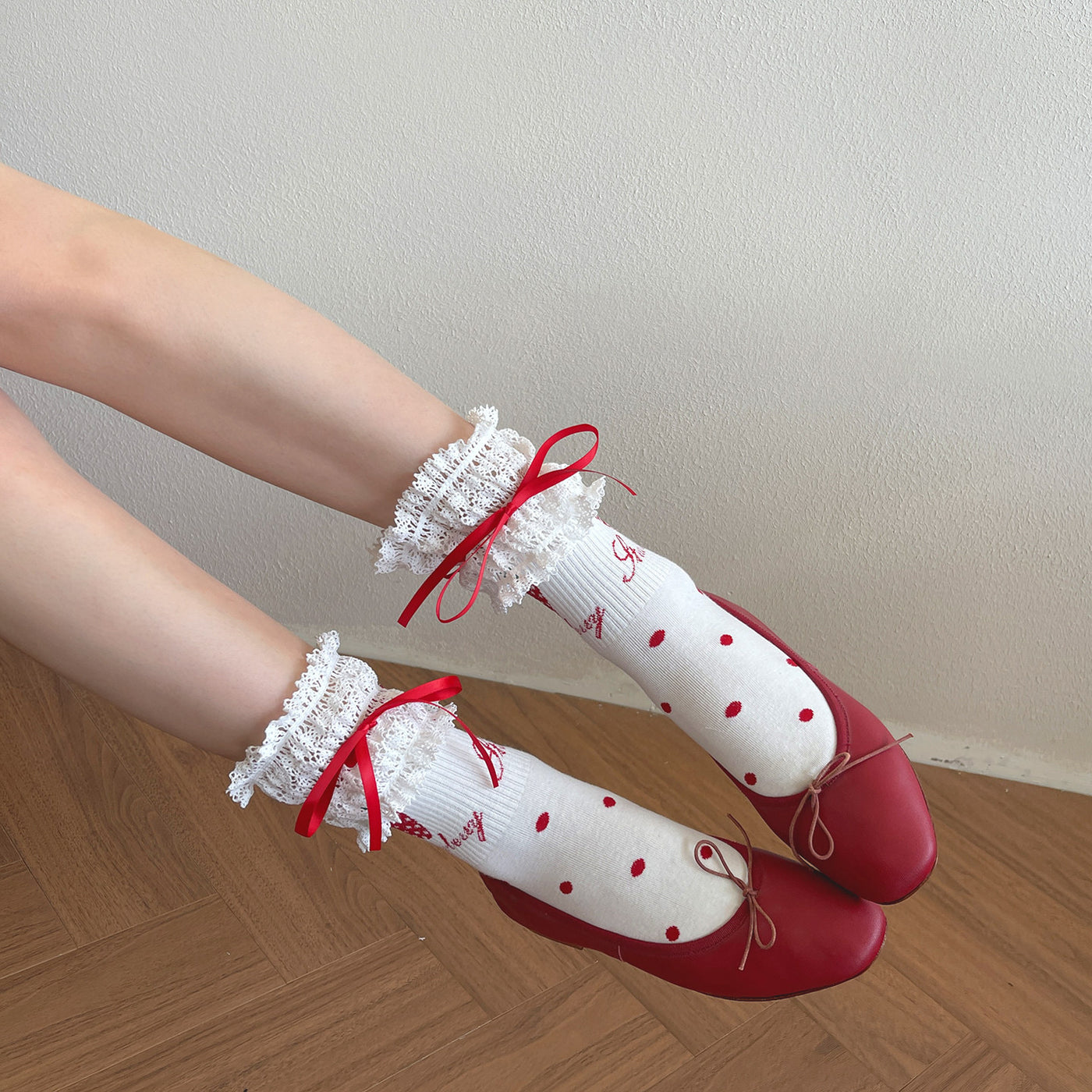 Sock Noble - Strawberry lace trim mid-calf - Socks