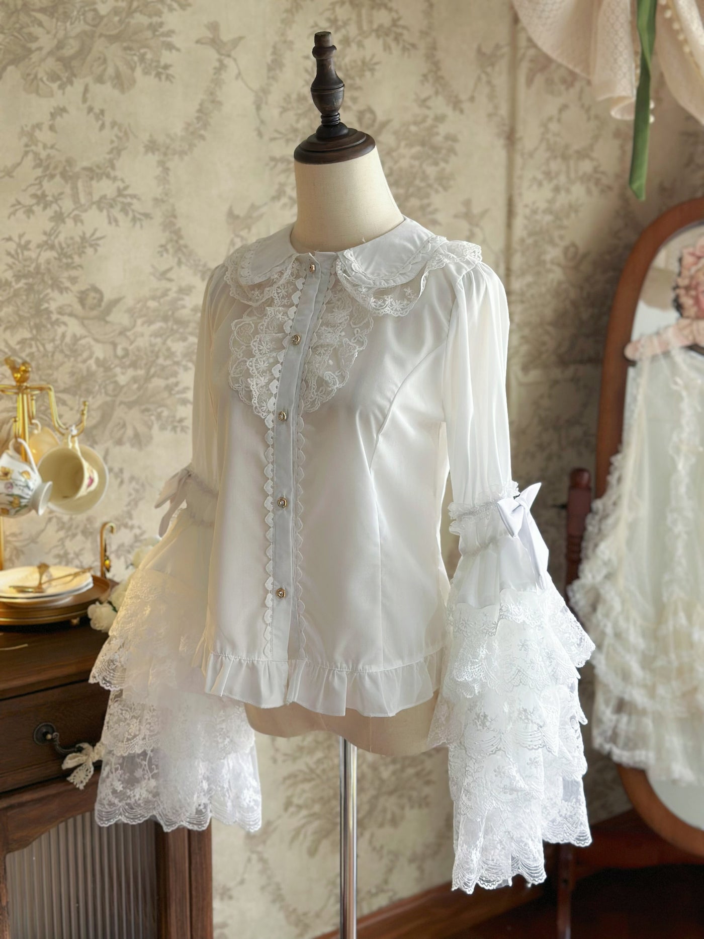 Jelly Girl - Princess Sleeve - Bell-Cuff Blouse