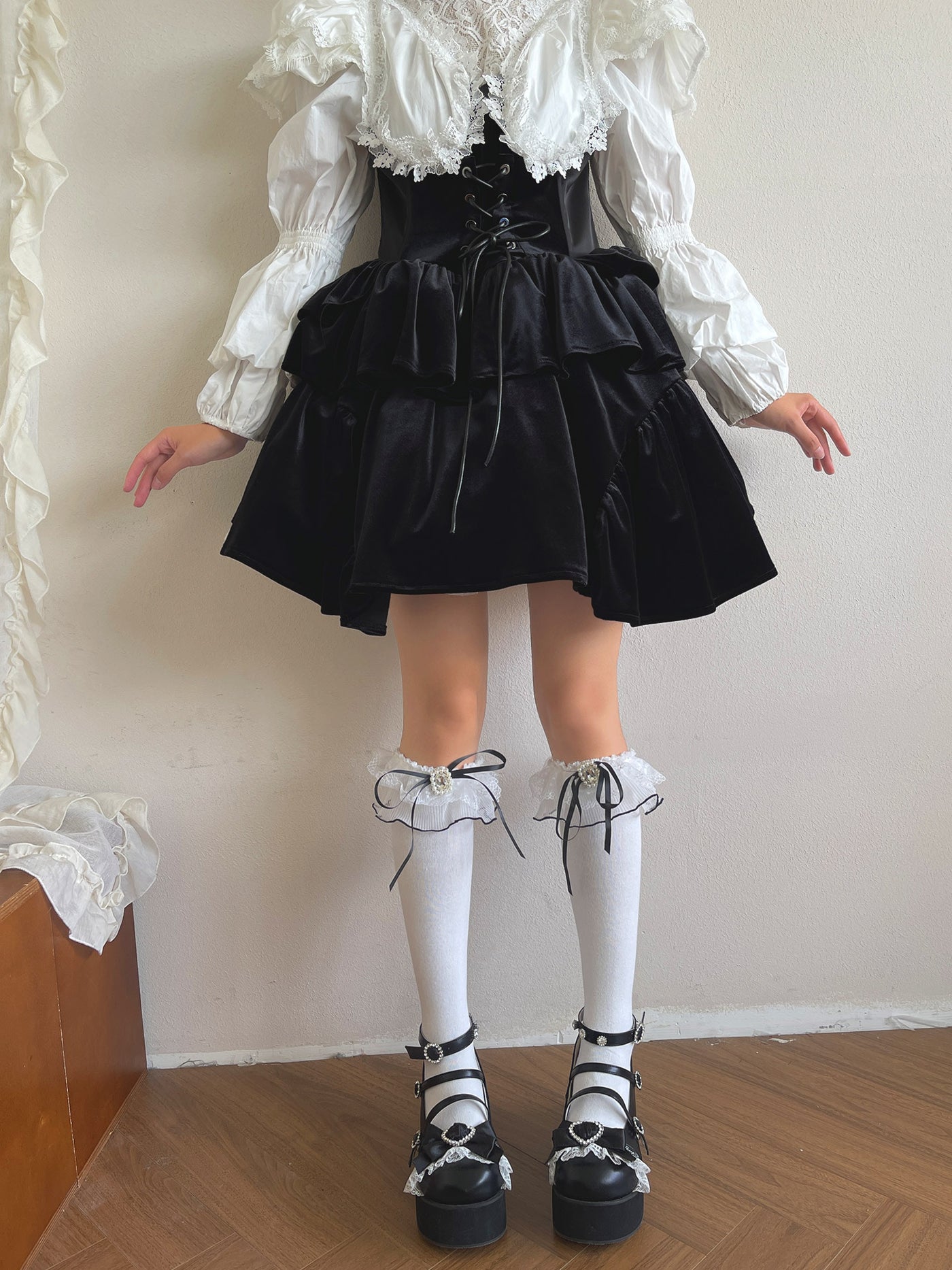Black French romantic lace bow mid-calf Lolita sock