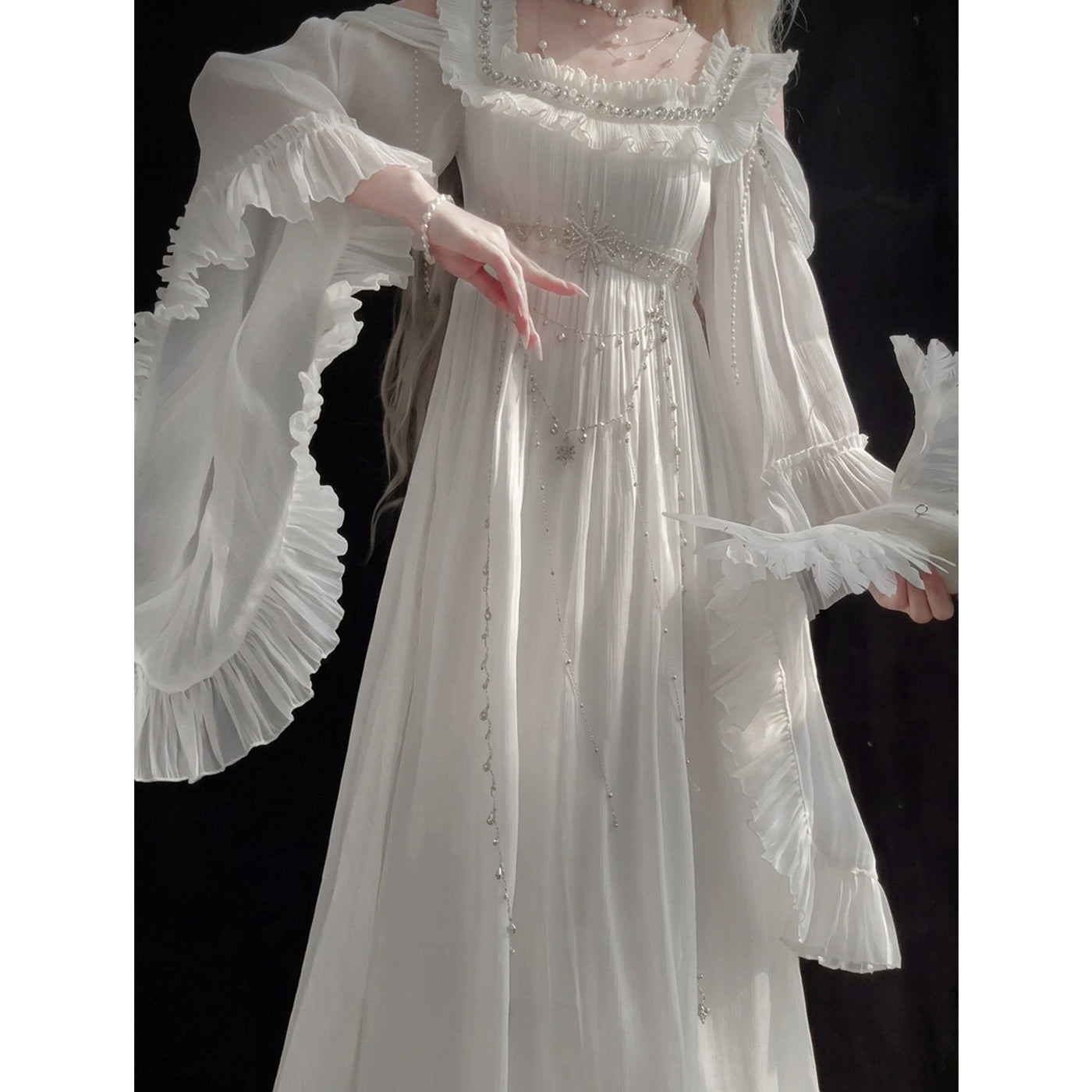 Creamy - Empire Lolita - White off-shoulder Empire Lolita OP