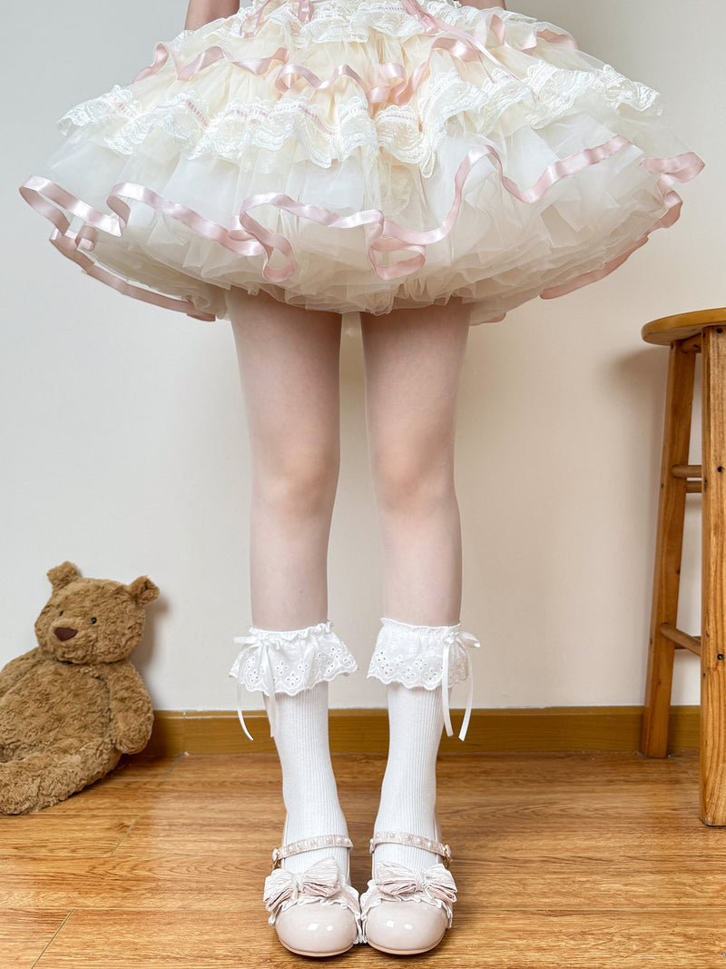 Creamy - Cream Ballet - Mid-calf socks with lace trim and bow
