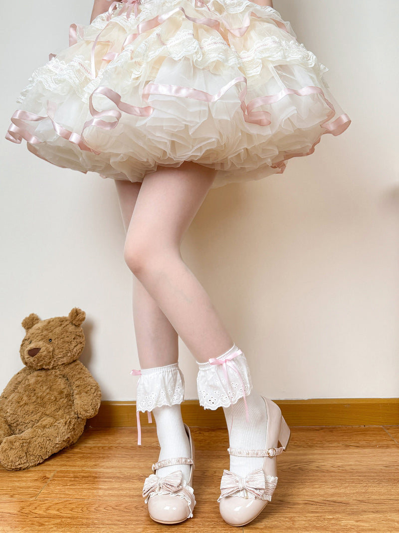 Creamy - Cream Ballet - Mid-calf socks with lace trim and bow