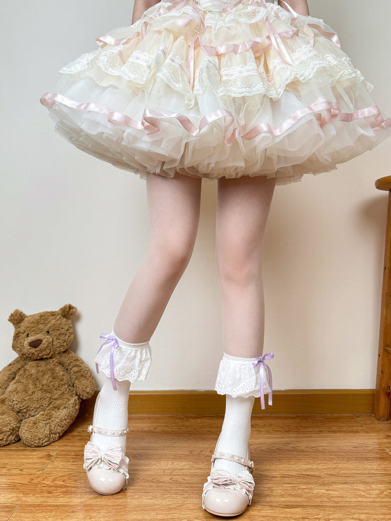 Creamy - Cream Ballet - Mid-calf socks with lace trim and bow