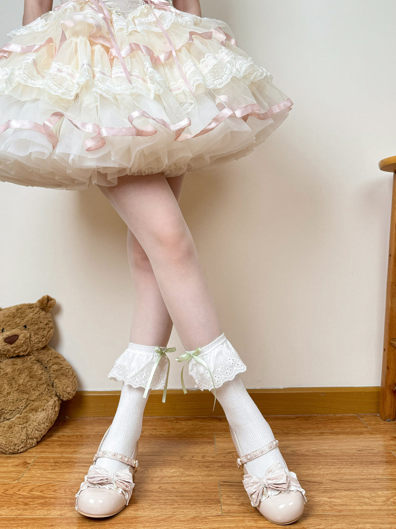 Creamy - Cream Ballet - Mid-calf socks with lace trim and bow