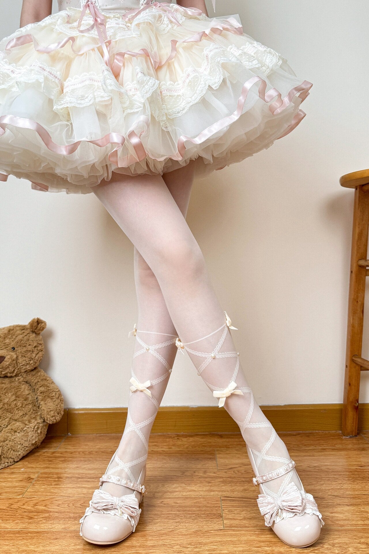 Chubby Bear Tales - Ballet Girl - Lightweight sheer Lolita tights with bow
