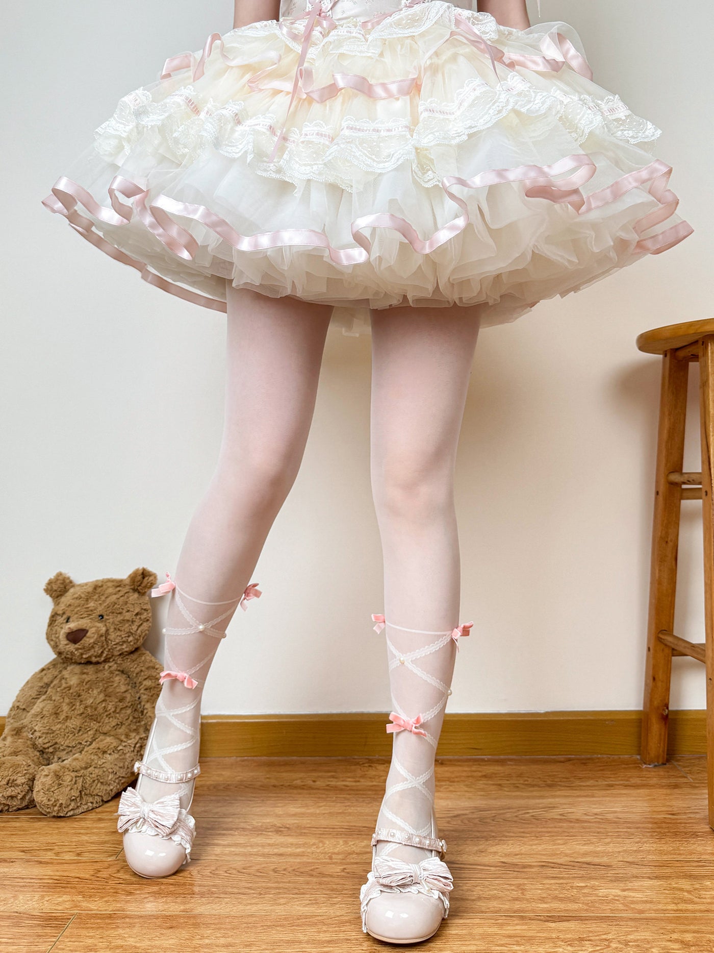 Chubby Bear Tales - Ballet Girl - Lightweight sheer Lolita tights with bow