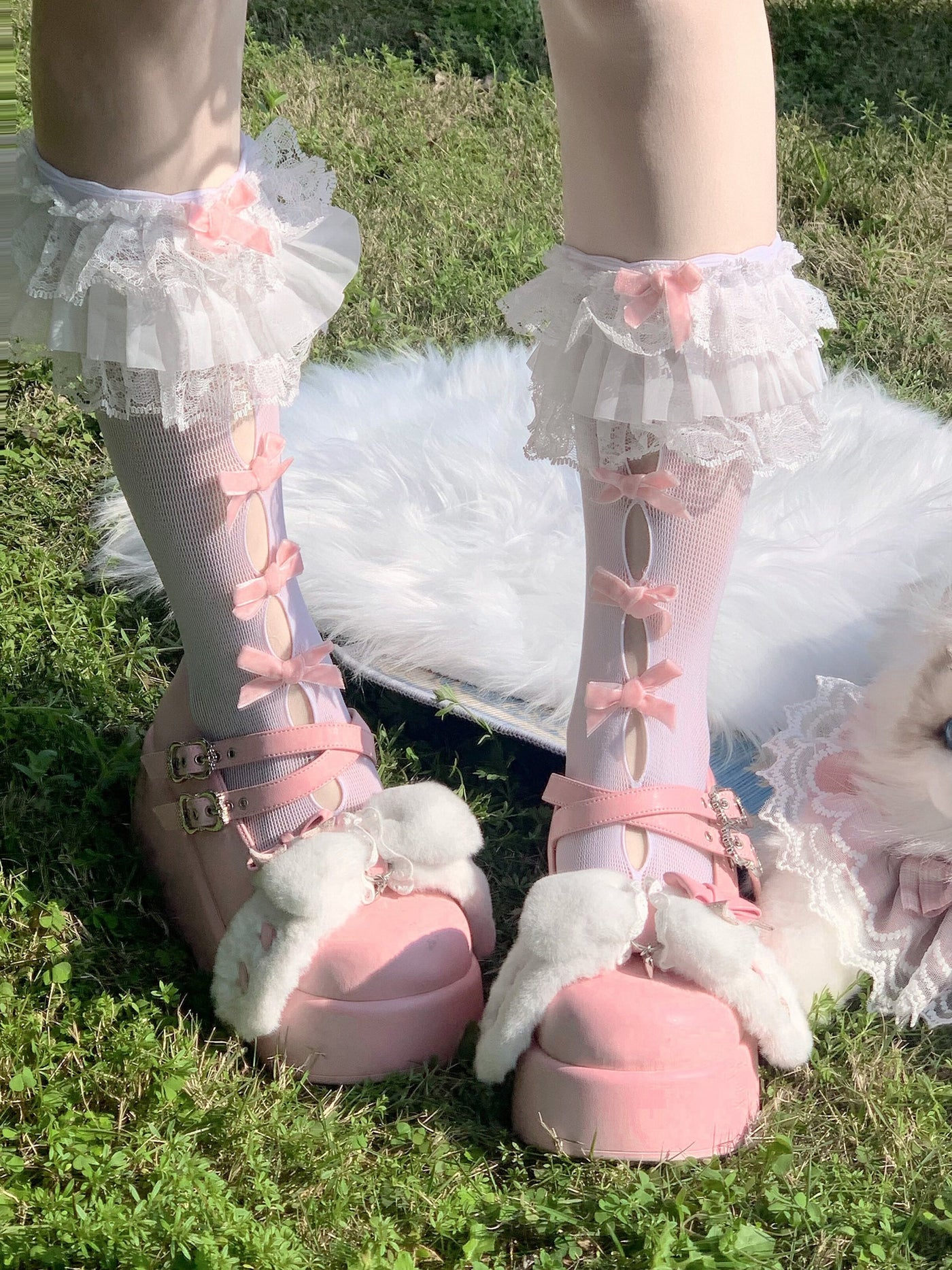 Fantasy Doll - Sweet Lolita - Bow accent cutout lace trim mid-calf socks