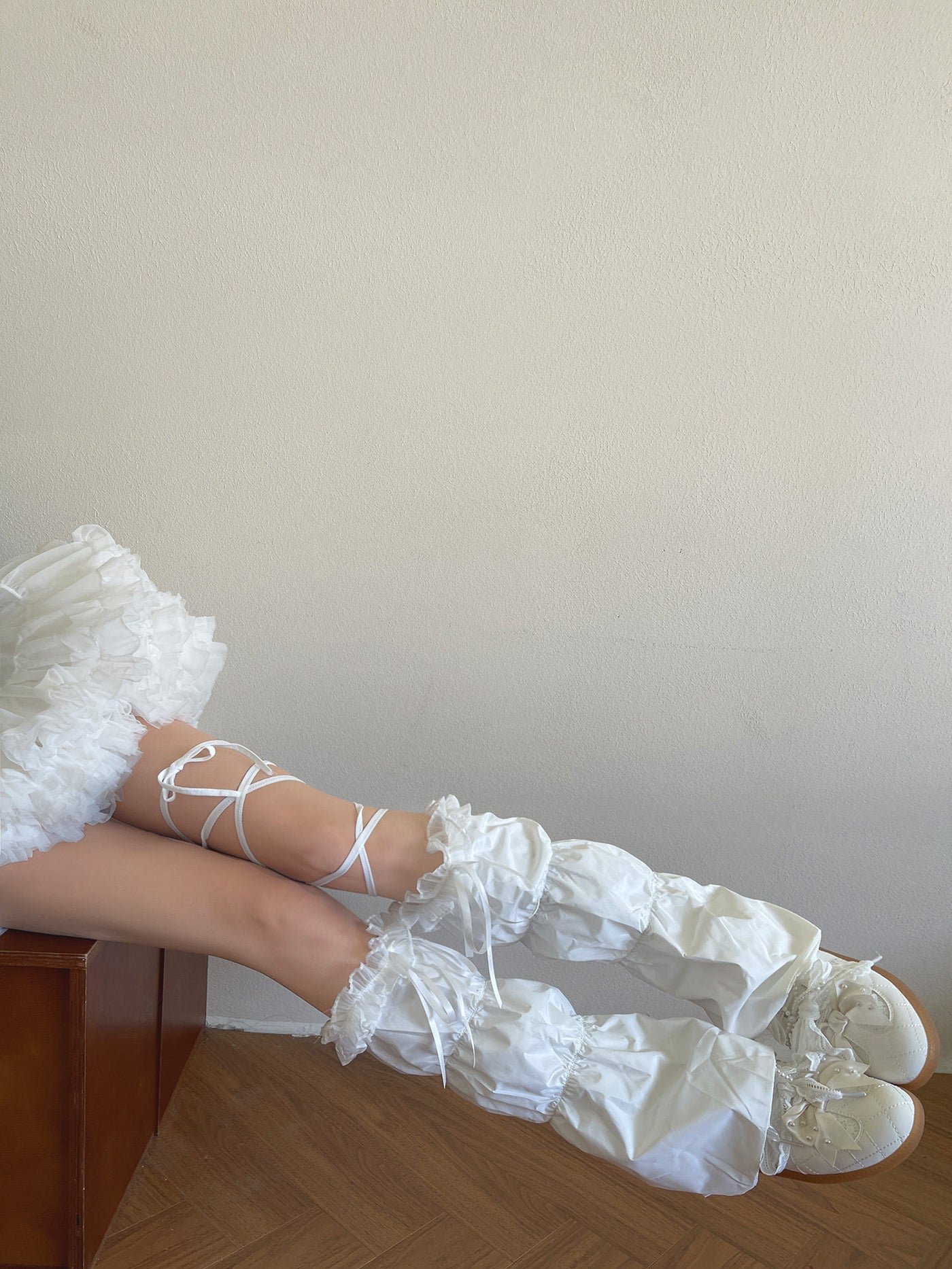 Sock Noble - White over-the-knee tiered leg - Leg Coverings