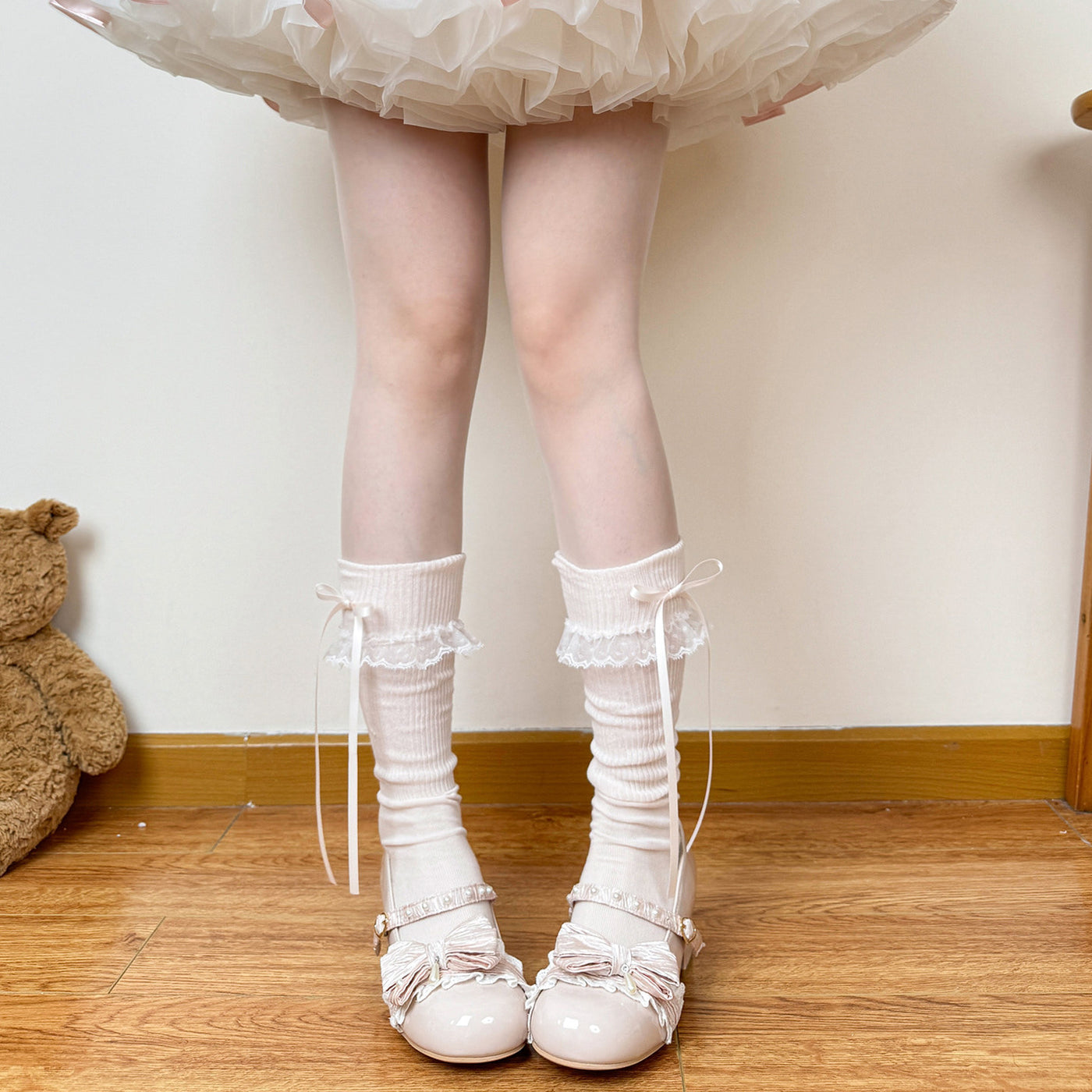 Chubby Bear Tales - Ballet Bow - Ribbed knit knee-high Lolita socks with bow