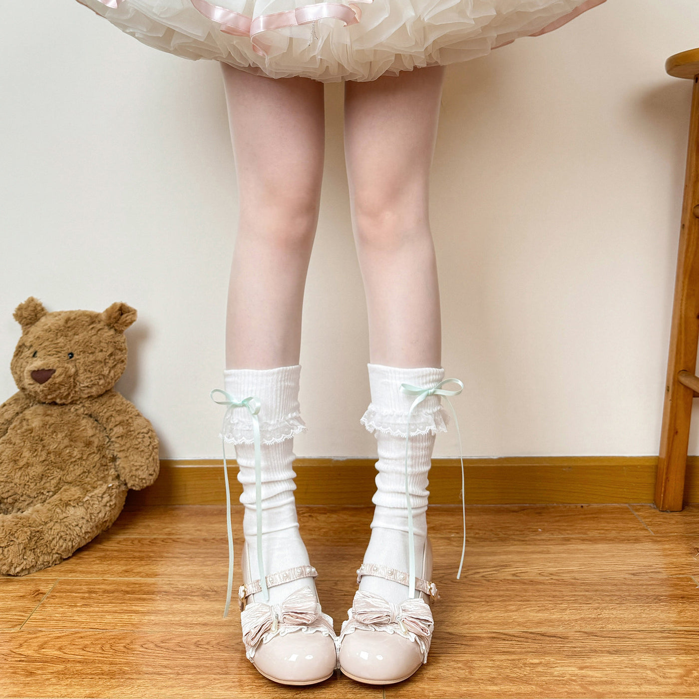 Chubby Bear Tales - Ballet Bow - Ribbed knit knee-high Lolita socks with bow