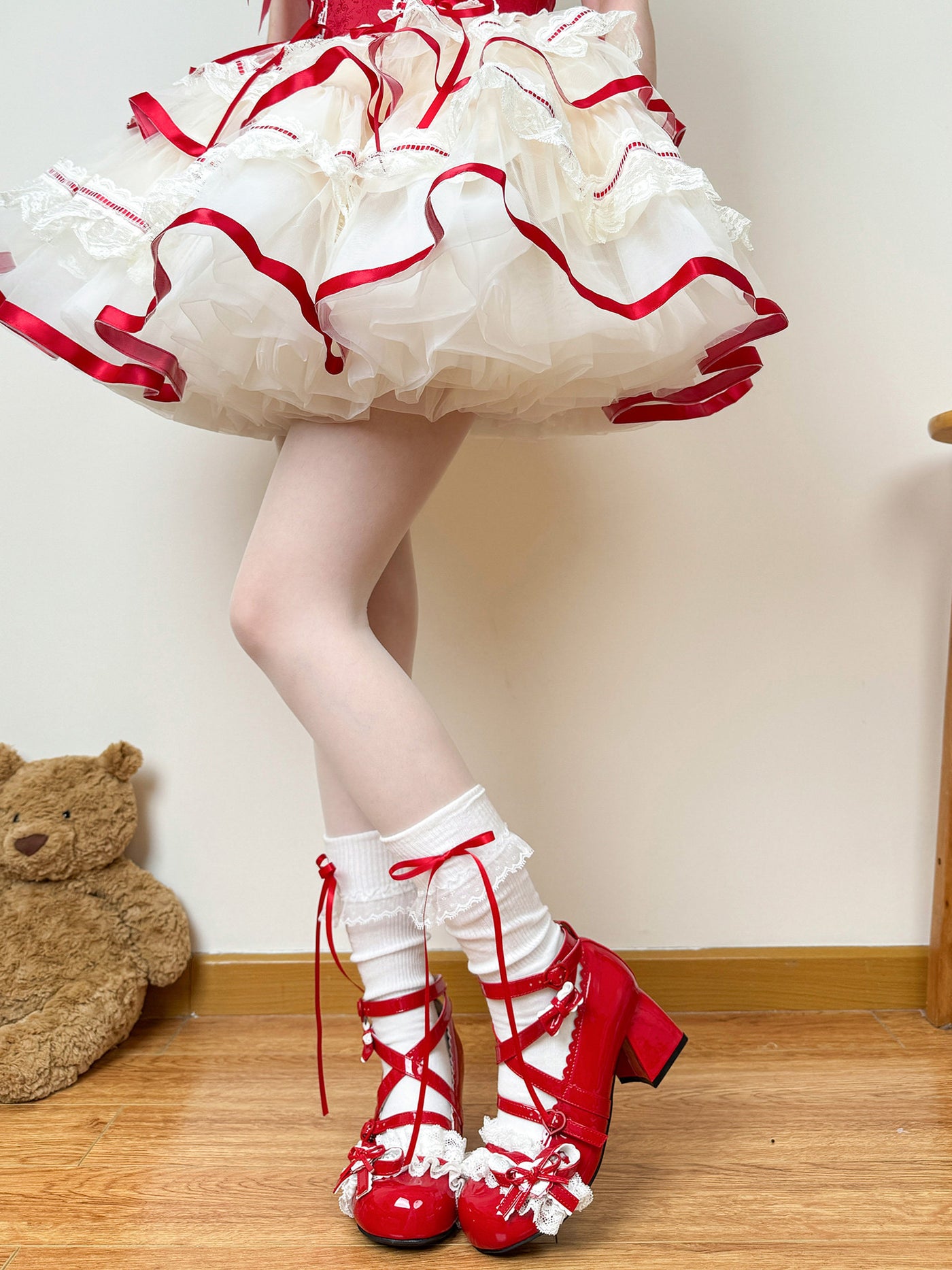 Chubby Bear Tales - Ballet Bow - Ribbed knit knee-high Lolita socks with bow