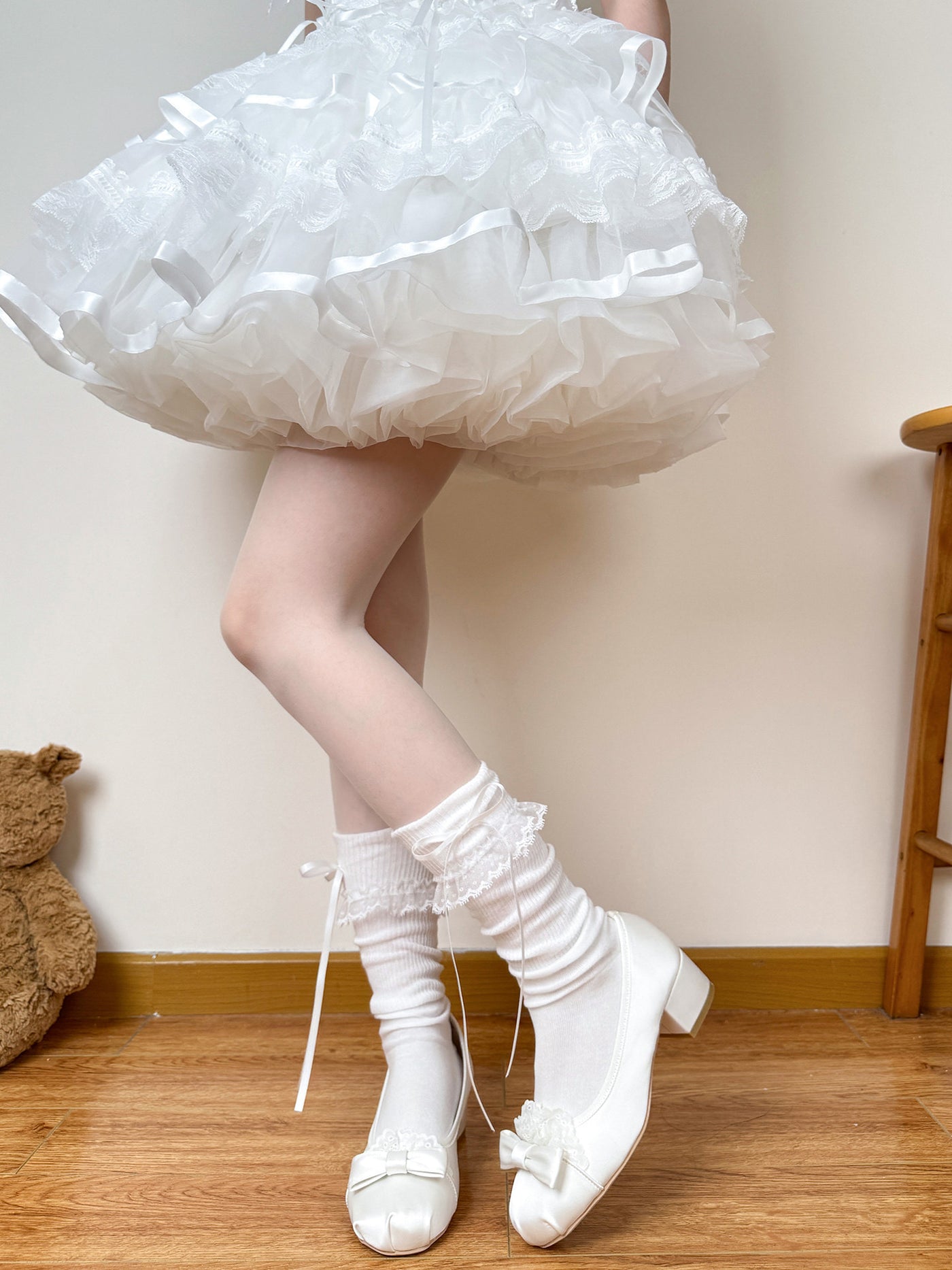 Chubby Bear Tales - Ballet Bow - Ribbed knit knee-high Lolita socks with bow