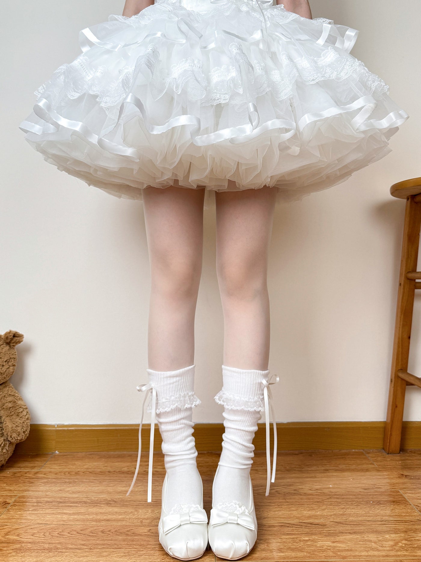 Chubby Bear Tales - Ballet Bow - Ribbed knit knee-high Lolita socks with bow