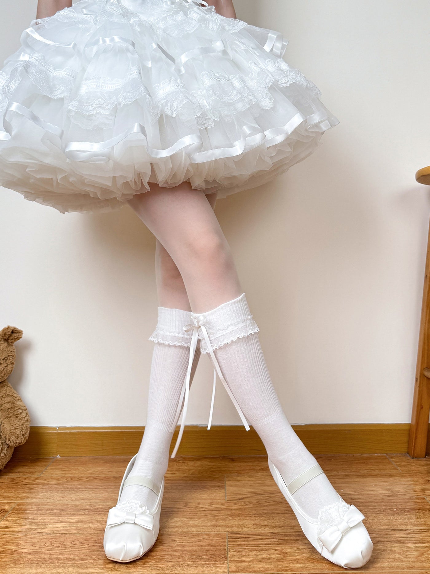 Chubby Bear Tales - Ballet Bow - Ribbed knit knee-high Lolita socks with bow