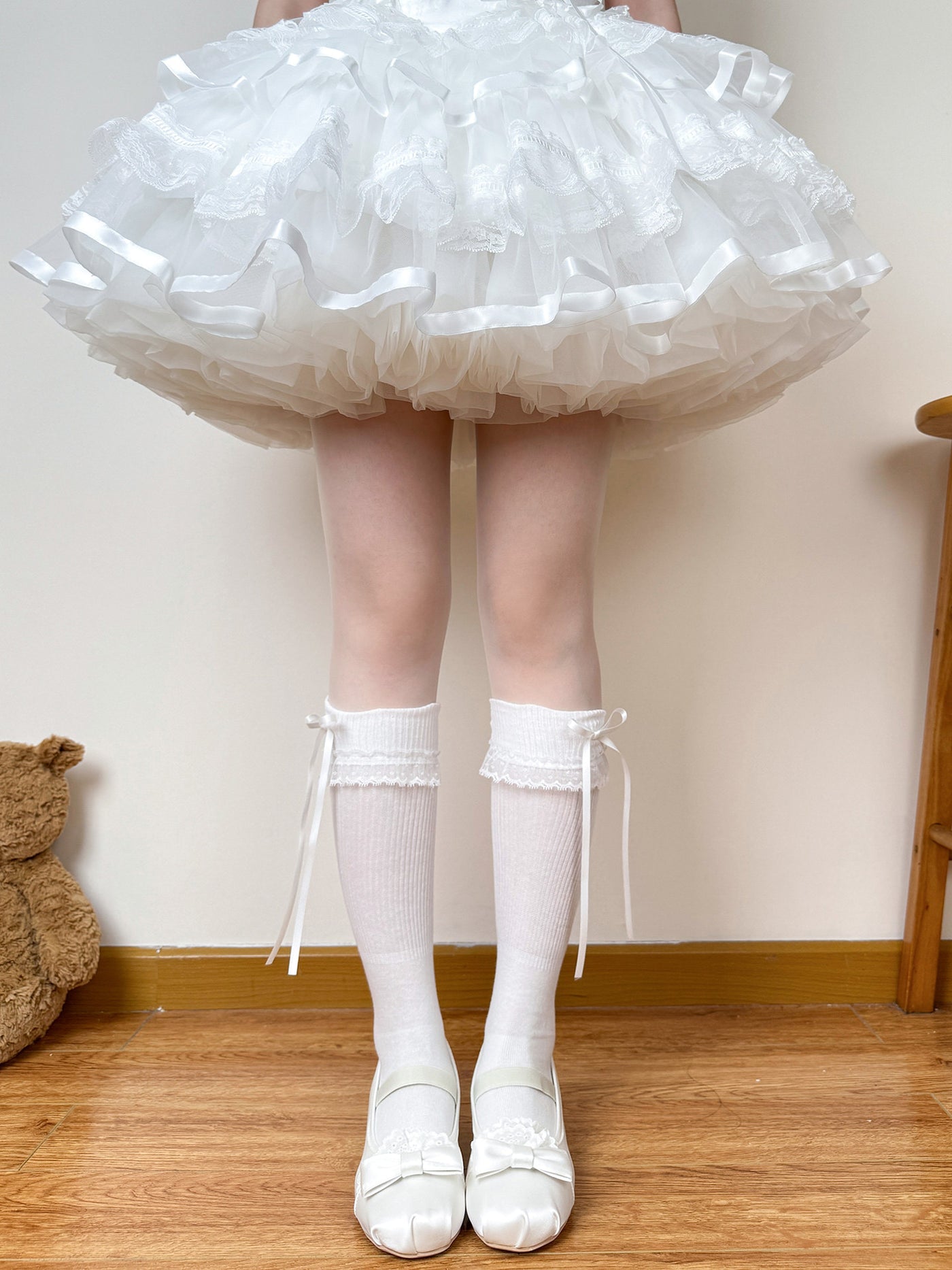 Chubby Bear Tales - Ballet Bow - Ribbed knit knee-high Lolita socks with bow