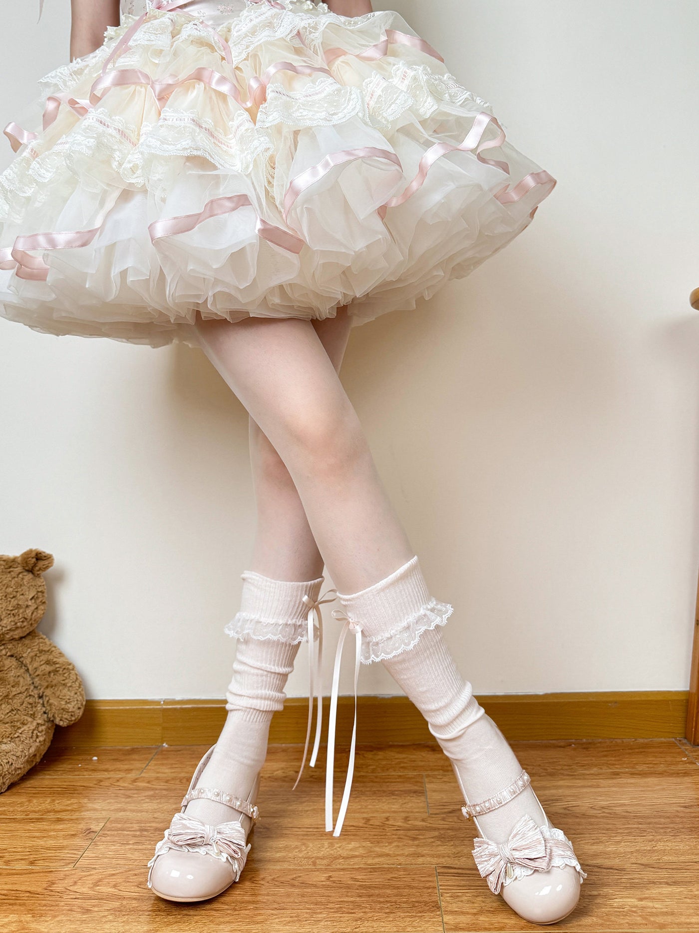 Chubby Bear Tales - Ballet Bow - Ribbed knit knee-high Lolita socks with bow