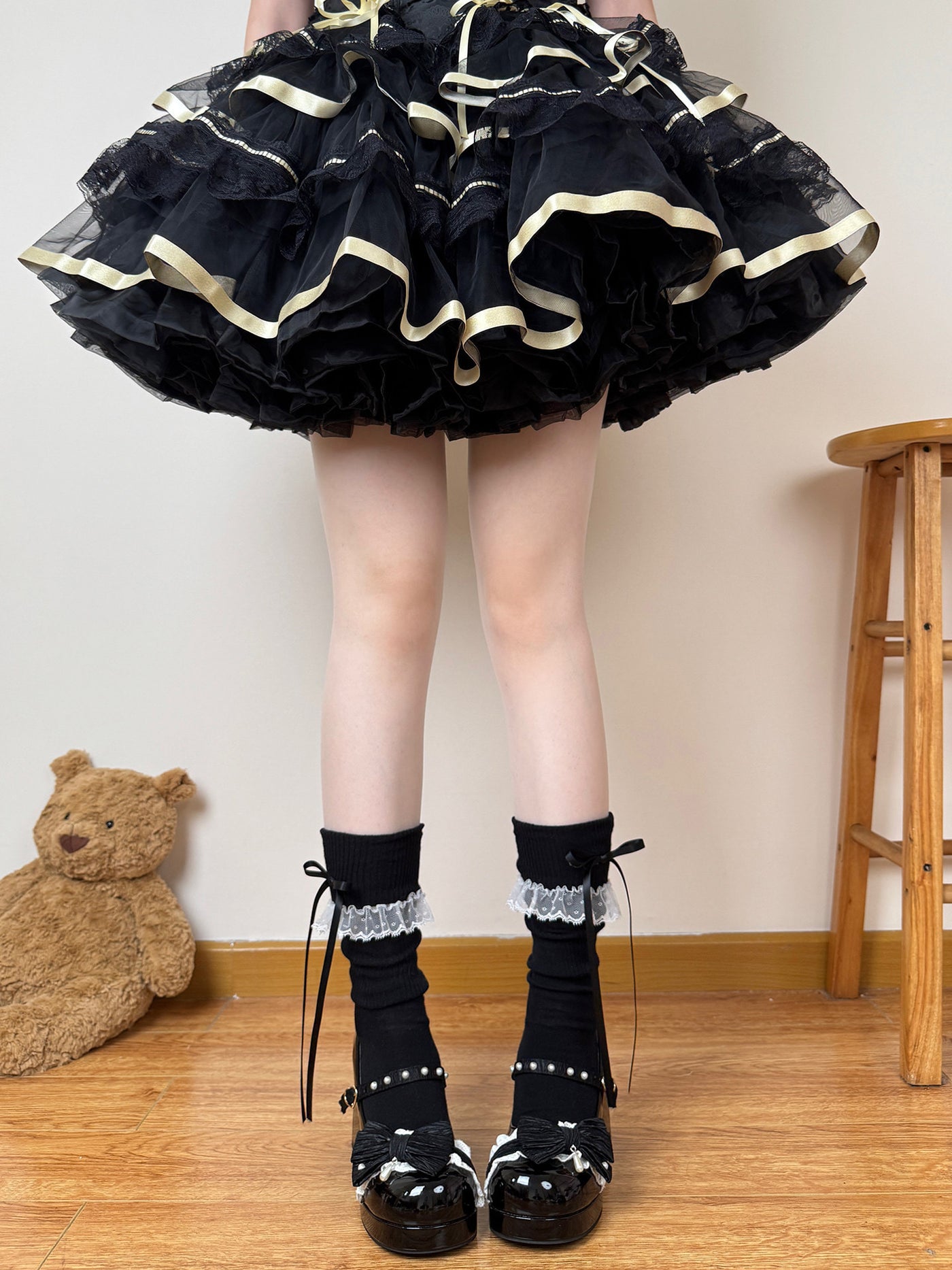 Chubby Bear Tales - Ballet Bow - Ribbed knit knee-high Lolita socks with bow