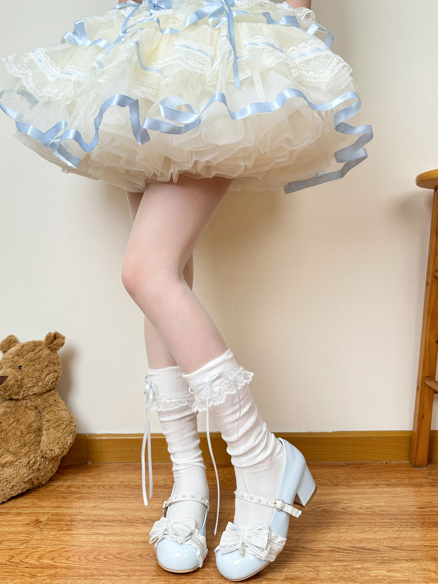 Chubby Bear Tales - Ballet Bow - Ribbed knit knee-high Lolita socks with bow