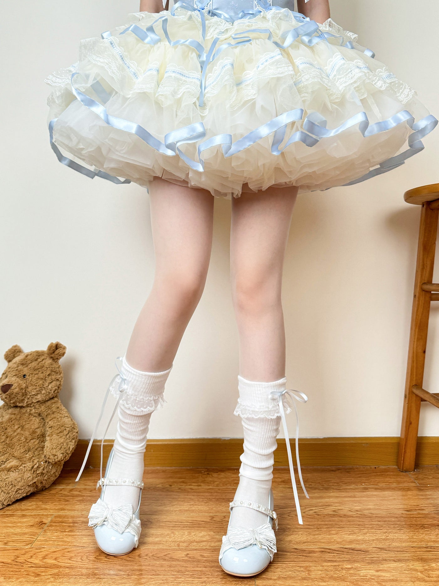 Chubby Bear Tales - Ballet Bow - Ribbed knit knee-high Lolita socks with bow
