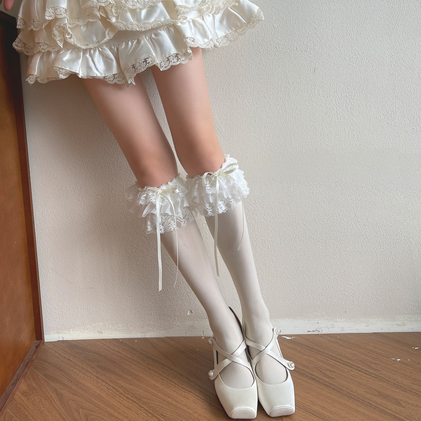 Creamy - Lace ruffle bow velvet mid-calf - Socks