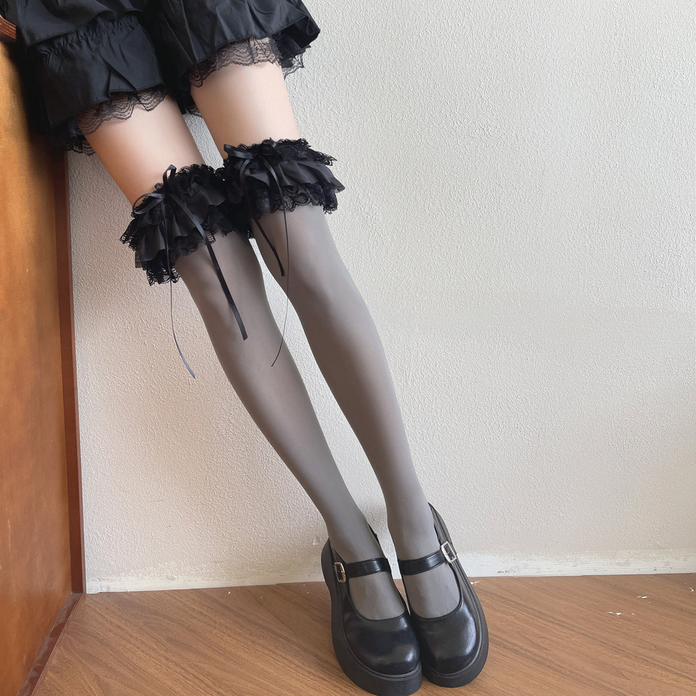 Creamy - Lace ruffle bow velvet mid-calf - Socks
