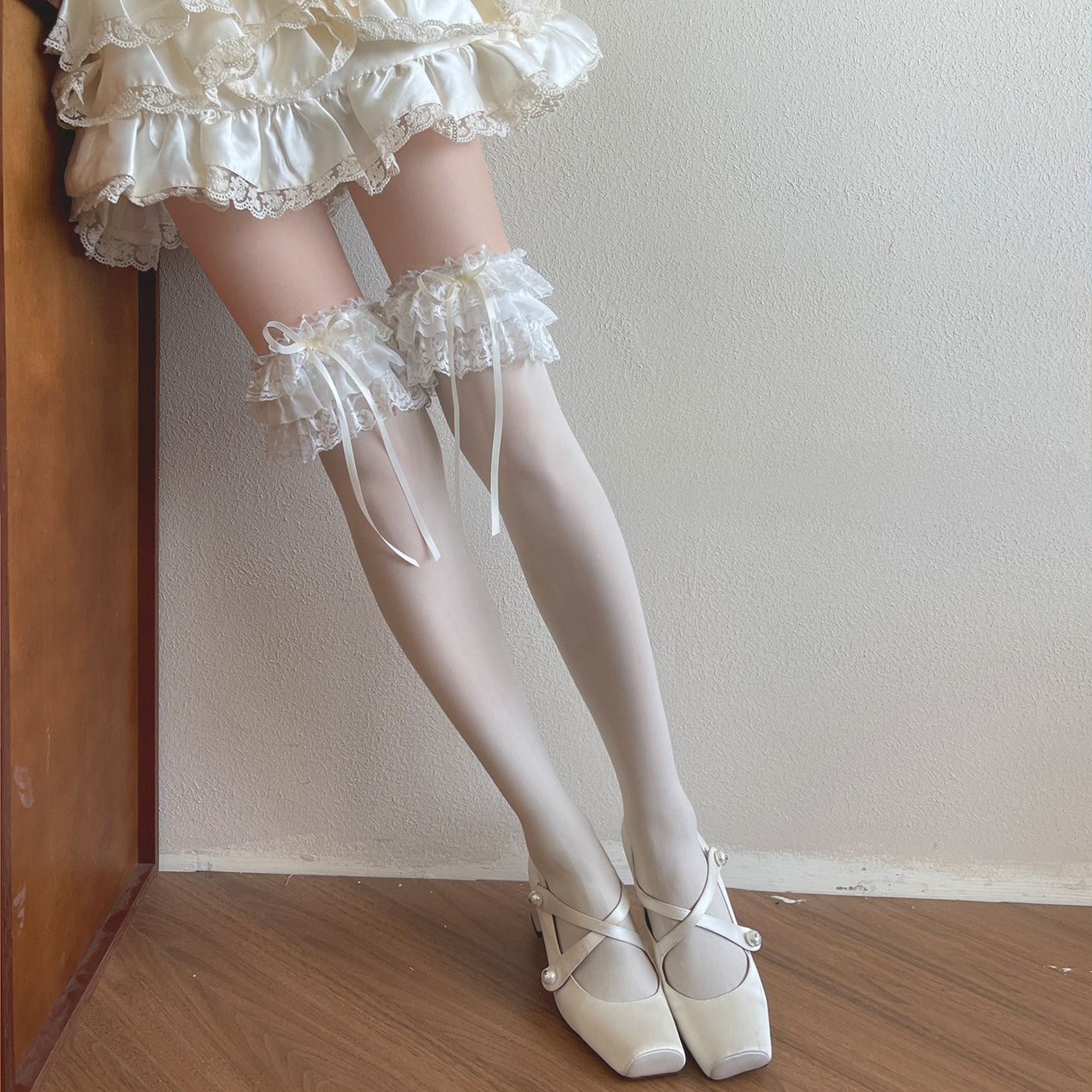 Creamy - Lace ruffle bow velvet mid-calf - Socks