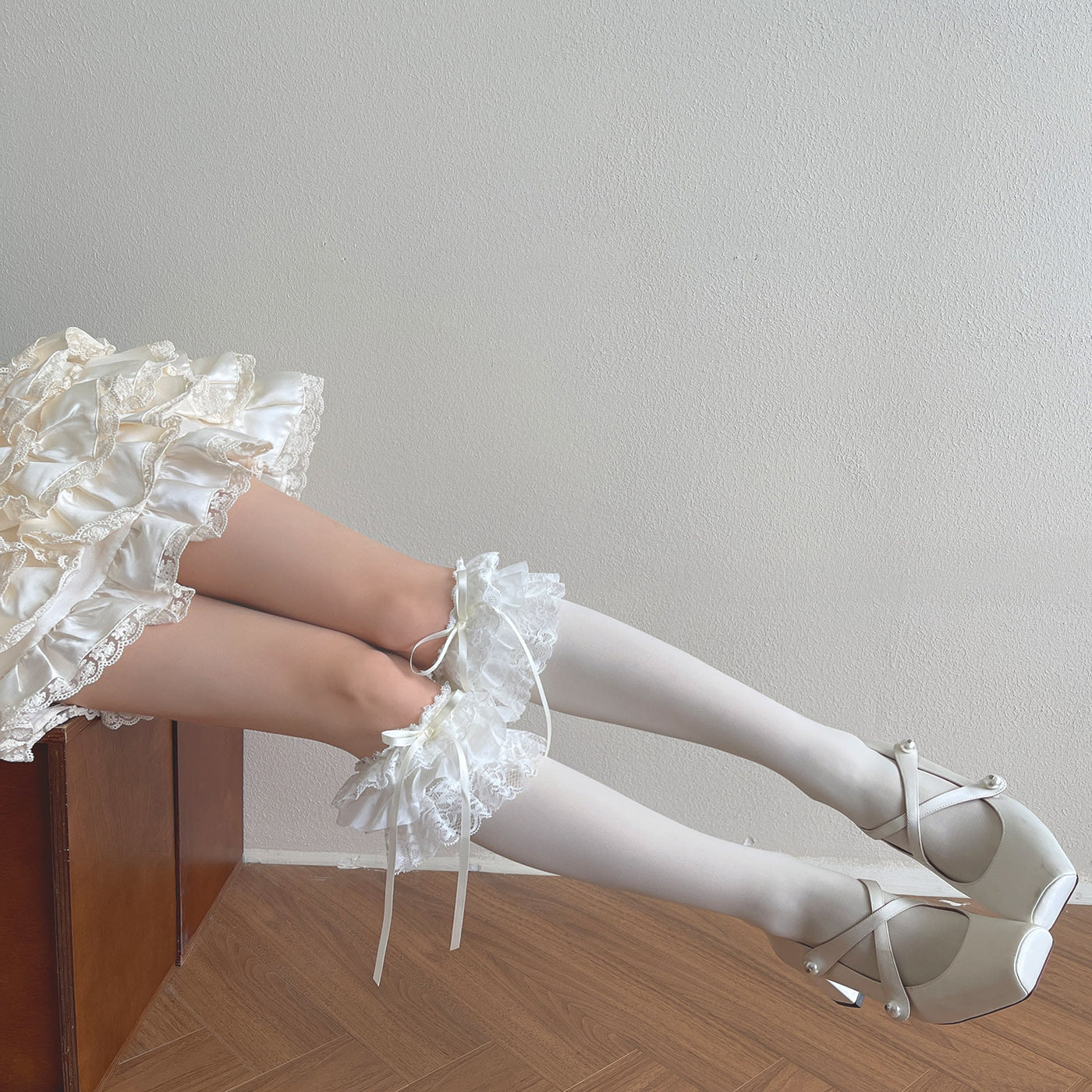 Creamy - Lace ruffle bow velvet mid-calf - Socks