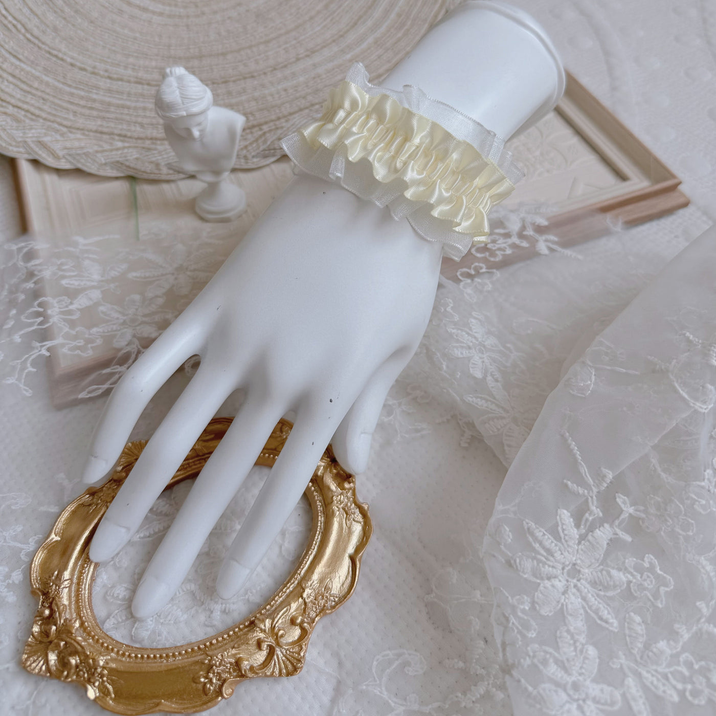 Fantasy Doll - Satin Lace Bow Bracelet - Wrist bracelet in satin