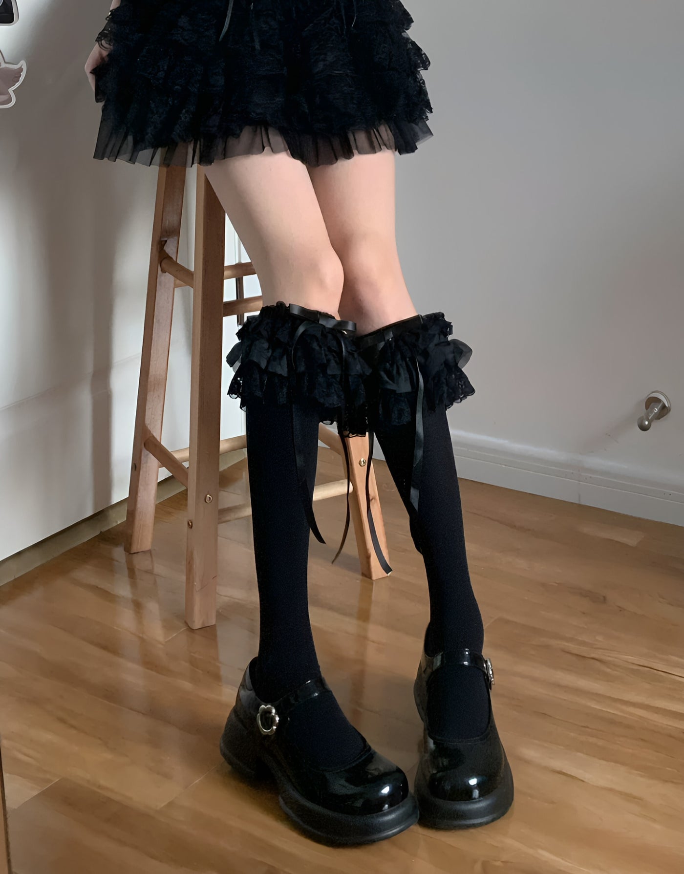 Fantasy Doll - Velvet Lace Cuff - Calf Socks