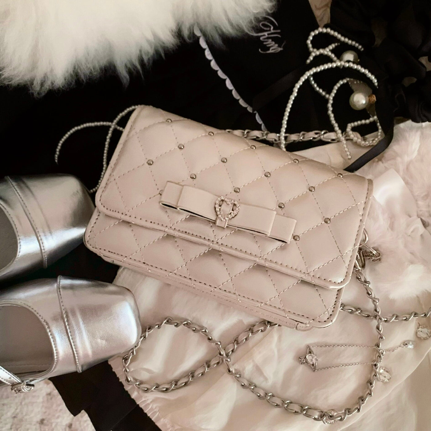 BabyFaceGirl - Heart Flutter - Quilted Bow Chain Bag