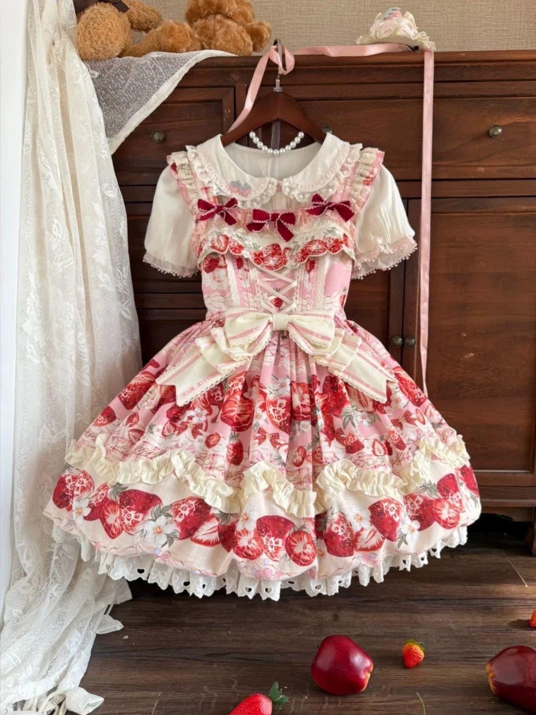 Sweetheart Dream Machine - Strawberry Fantasy Melody - Pink strawberry-print JSK dress with a large waist bow