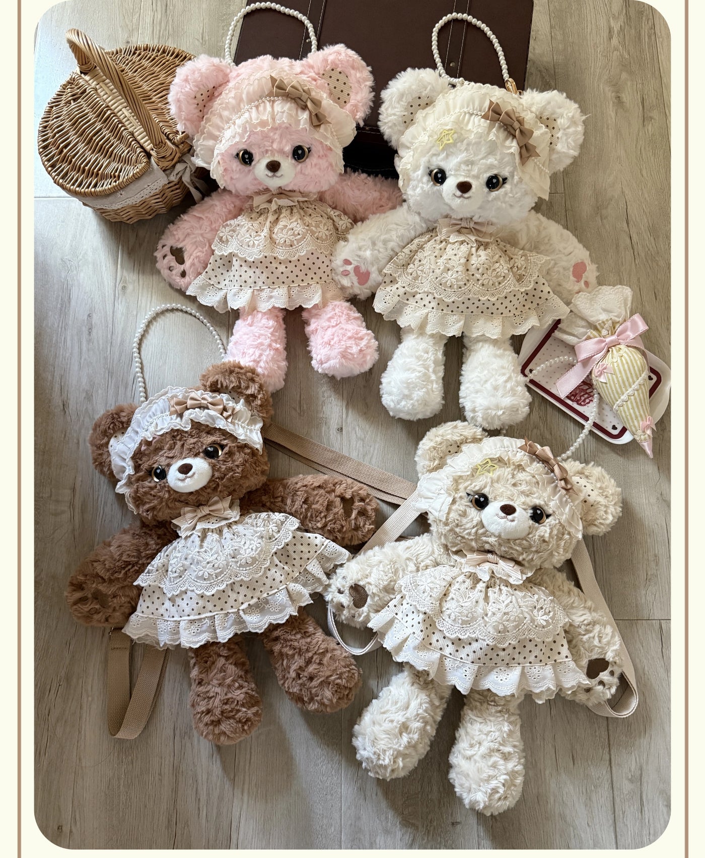 DreamHug Bear - Antique Doll Wall - Plush Doll Bag with selected convertible carry options