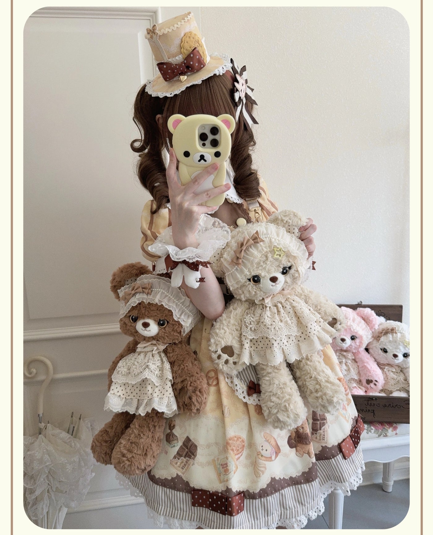 DreamHug Bear - Antique Doll Wall - Plush Doll Bag with selected convertible carry options