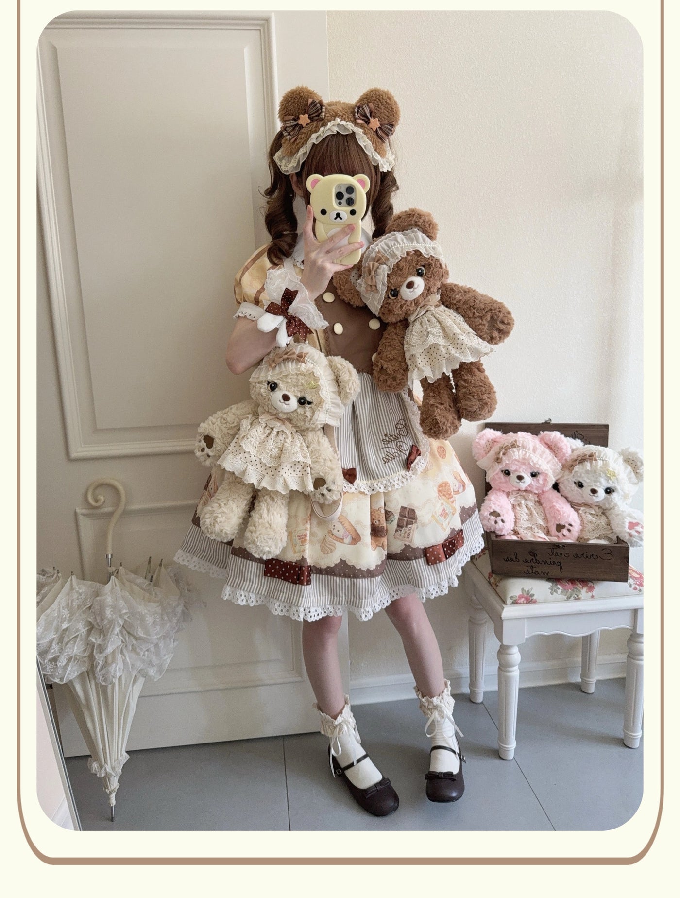 DreamHug Bear - Antique Doll Wall - Plush Doll Bag with selected convertible carry options
