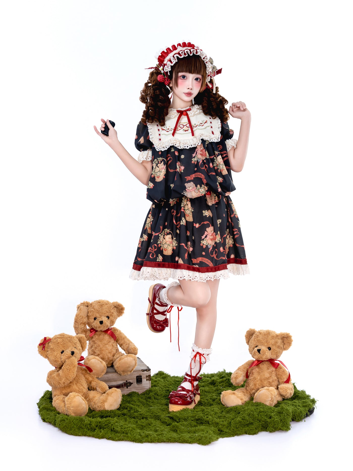 Thousand Wood - Bear's Strawberry Garden - Waistless OP Dress with Bear and Strawberry Prints