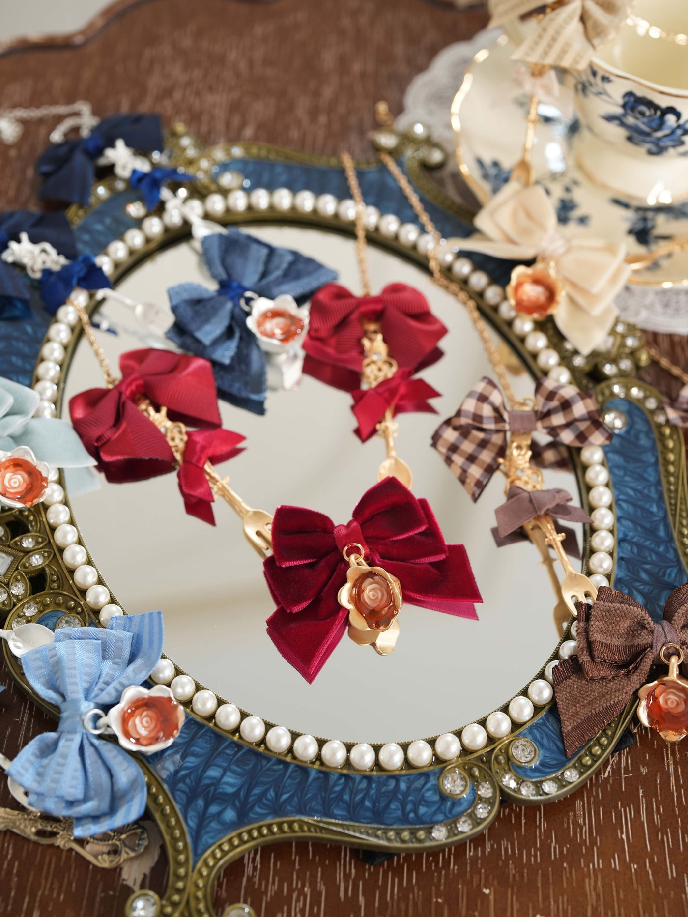 Star Box - Drink Me! - Bow and Flower Pendant Necklace