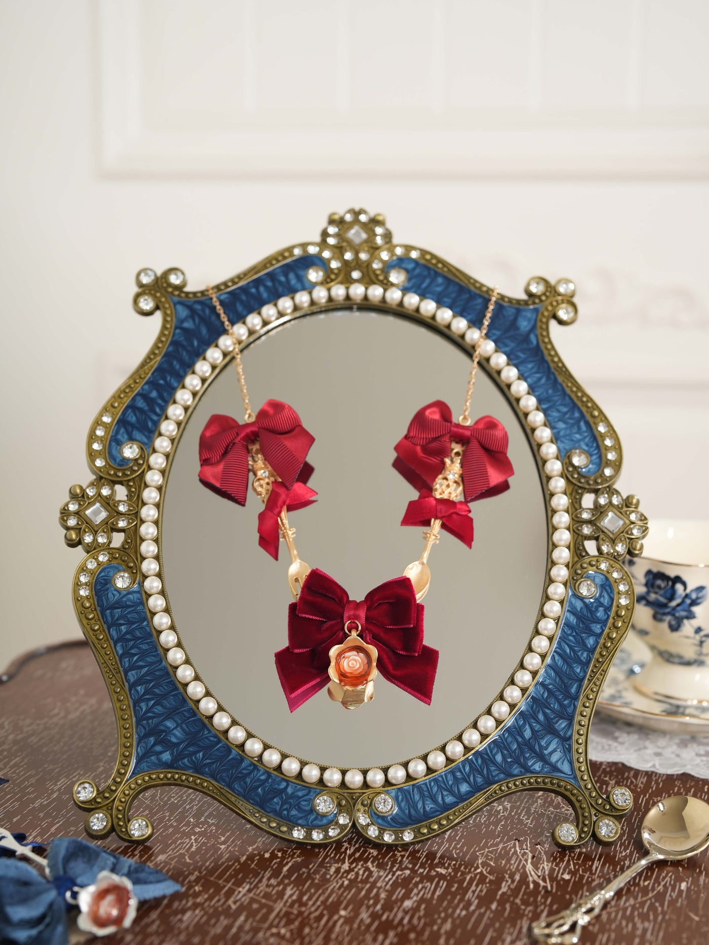 Star Box - Drink Me! - Bow and Flower Pendant Necklace
