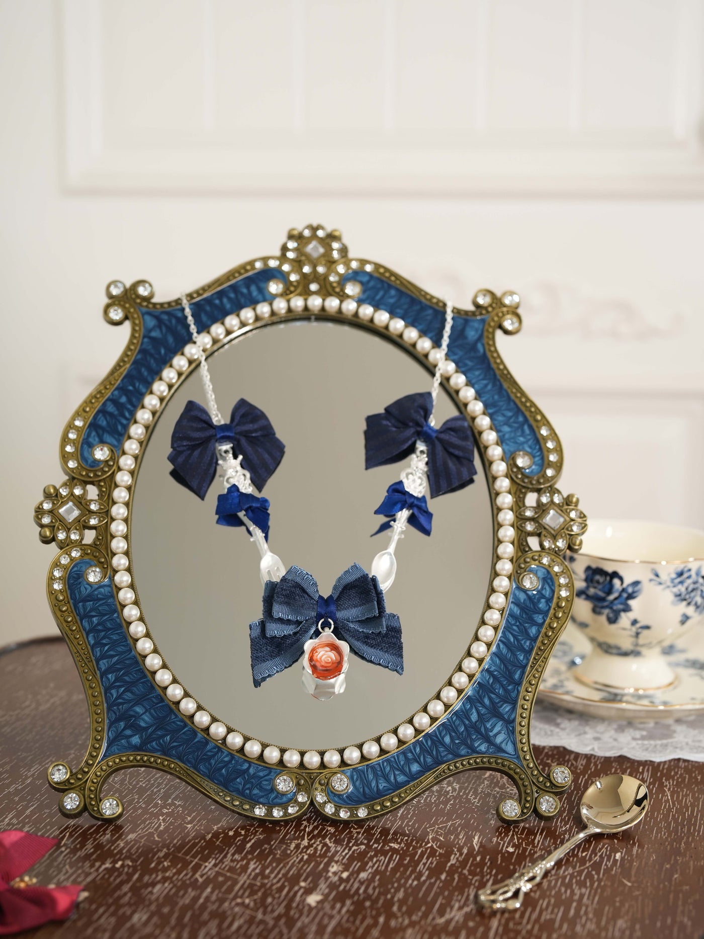 Star Box - Drink Me! - Bow and Flower Pendant Necklace