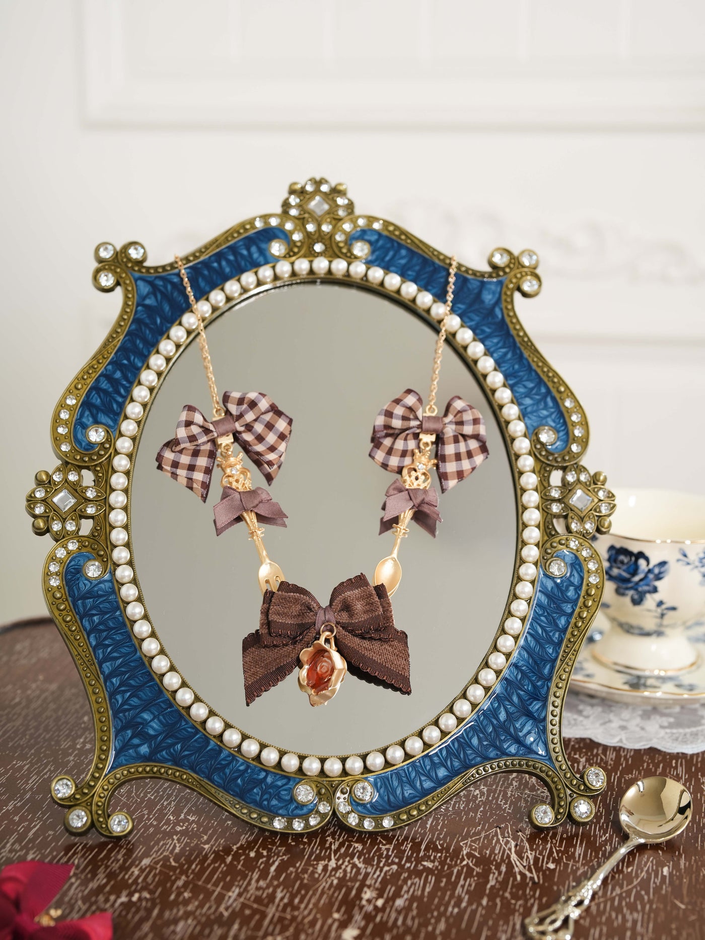 Star Box - Drink Me! - Bow and Flower Pendant Necklace