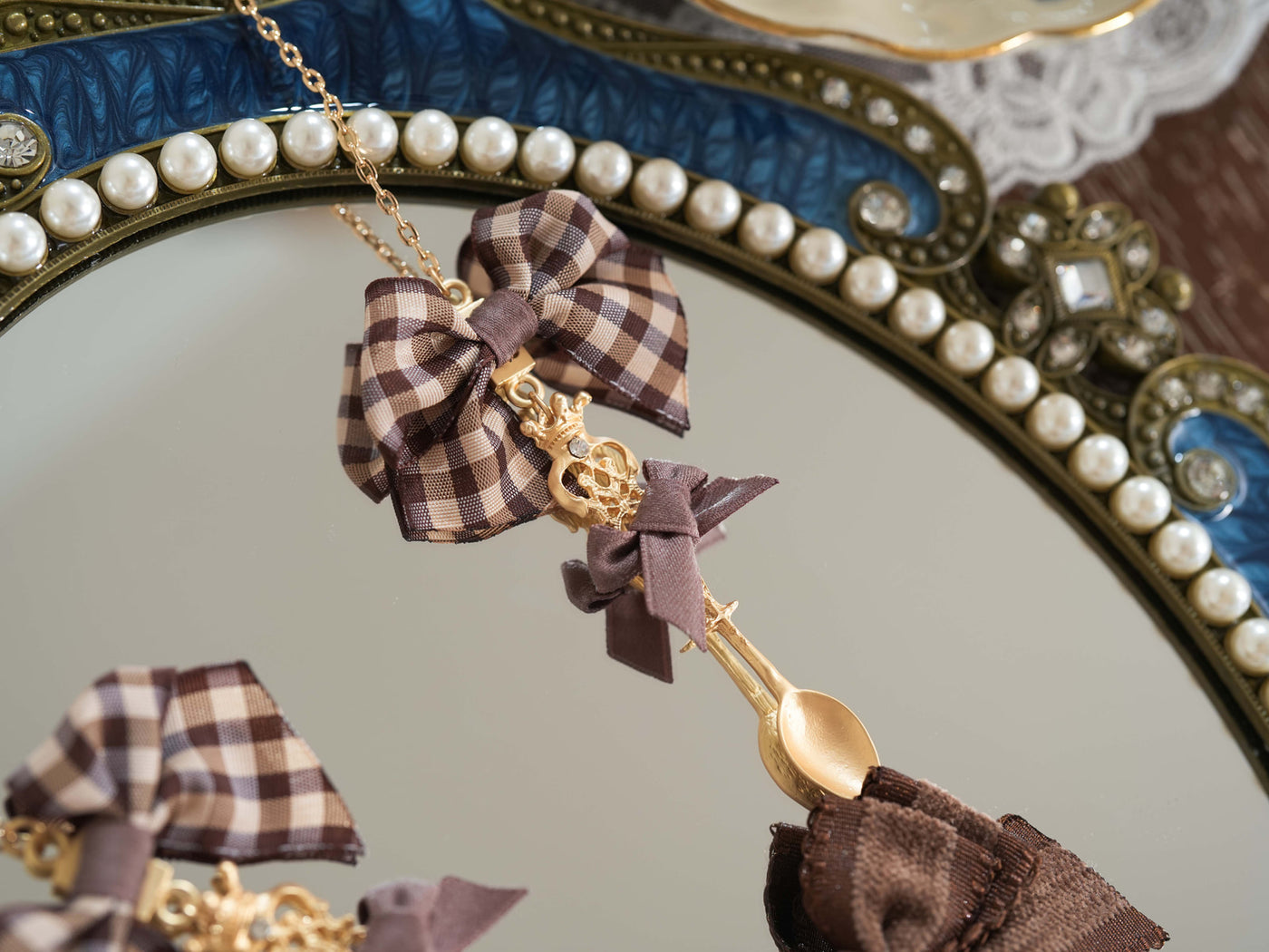 Star Box - Drink Me! - Bow and Flower Pendant Necklace