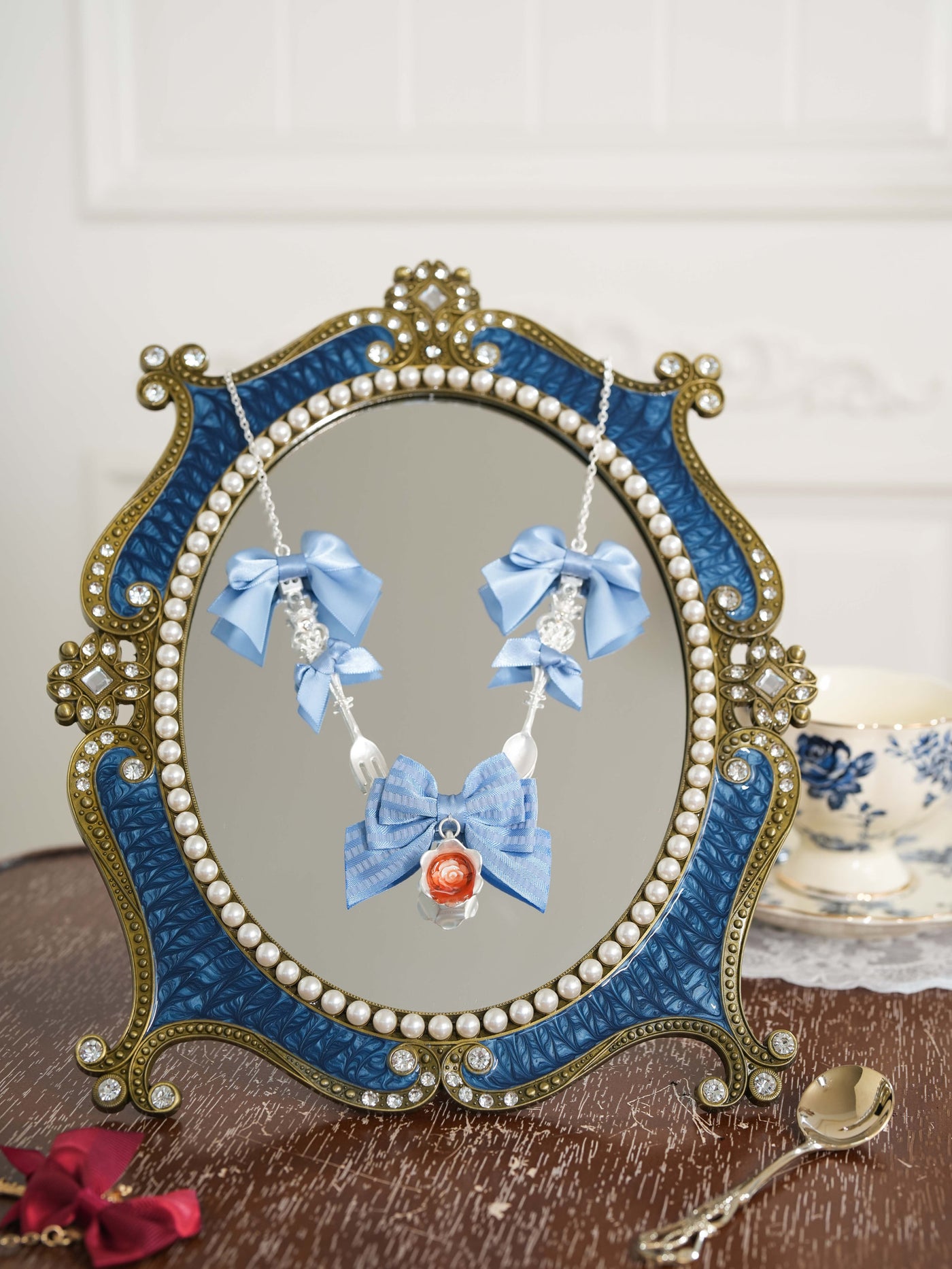 Star Box - Drink Me! - Bow and Flower Pendant Necklace