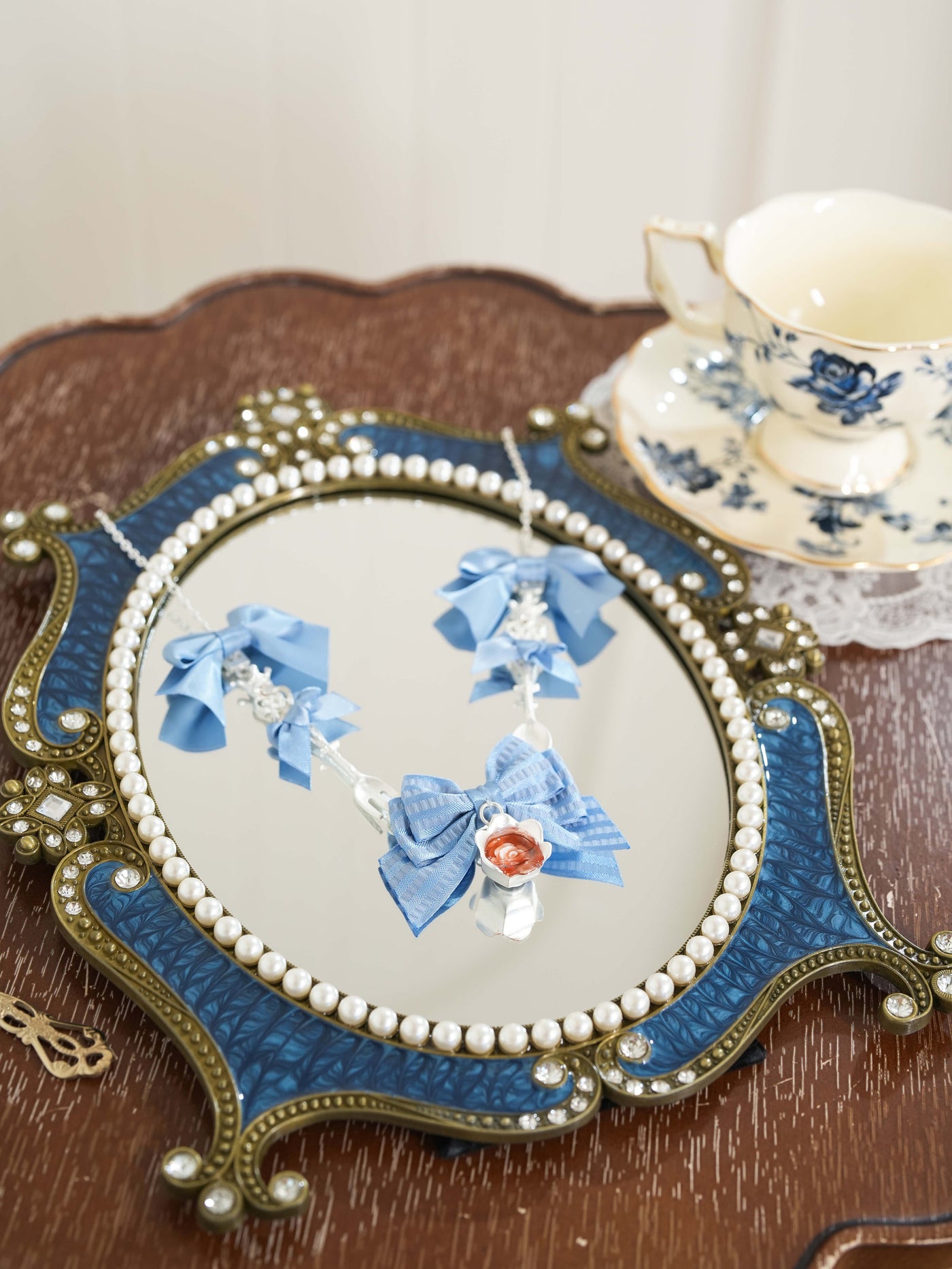 Star Box - Drink Me! - Bow and Flower Pendant Necklace