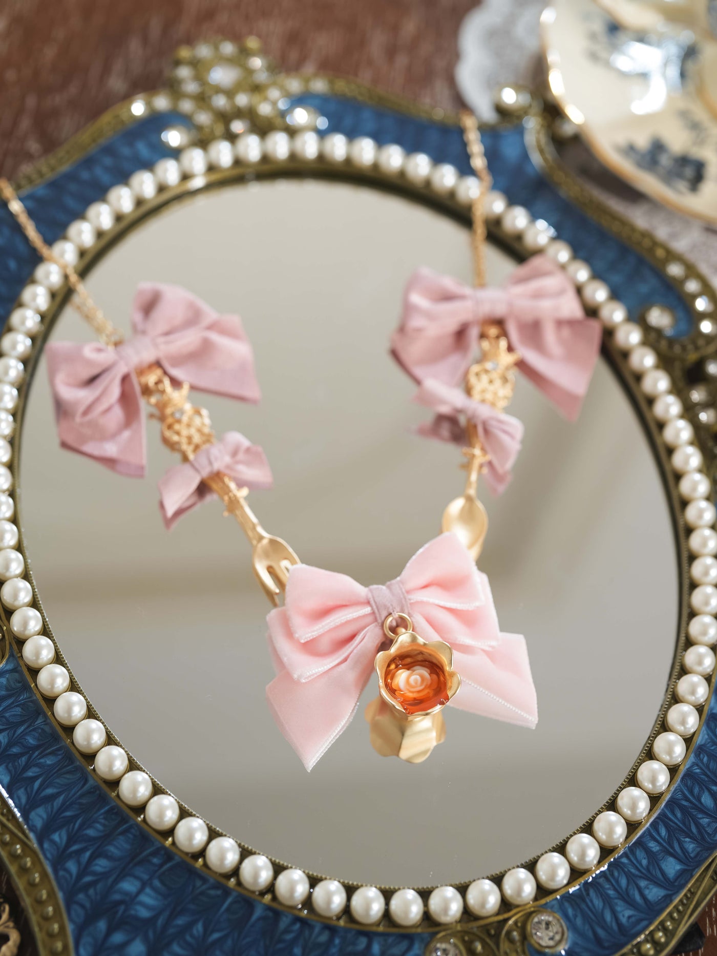 Star Box - Drink Me! - Bow and Flower Pendant Necklace
