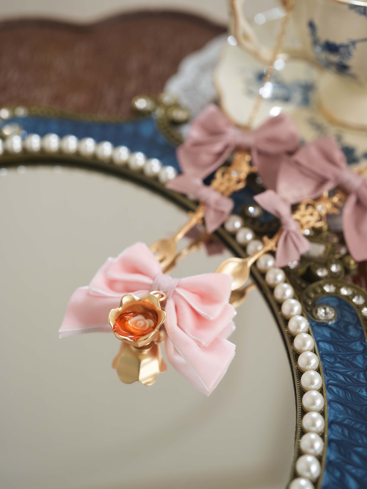 Star Box - Drink Me! - Bow and Flower Pendant Necklace