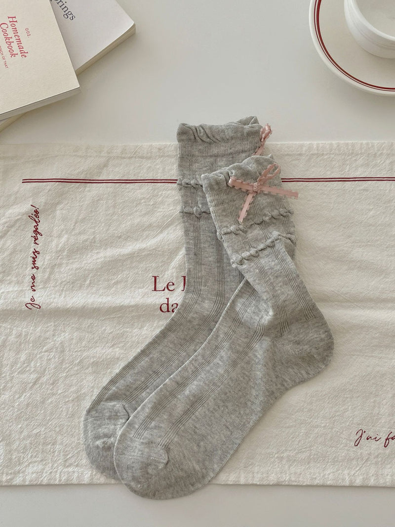 LolitaFetch Essentials Seamless Heel Bow Ruffle Slouch Crew Socks - image 9