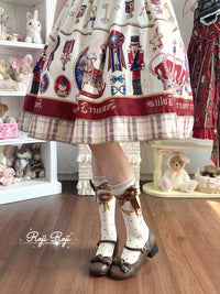 RojiRoji - Regal Emblem - Socks with dotted fields and crest badges - Natural unbleached color / Includes 2 badges