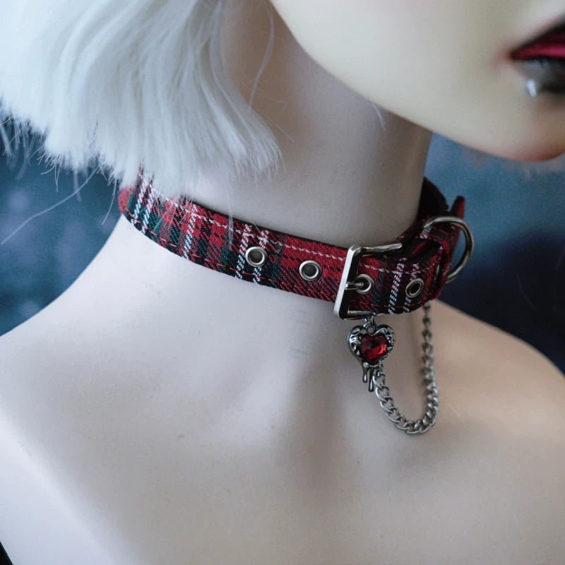 Red and Green Tartan Molten Heart Choker by Strange Sugar - product view 4
